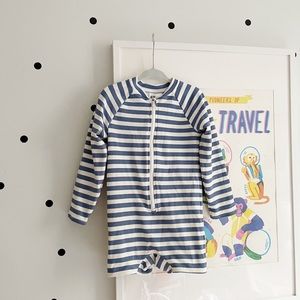 H&M long sleeved swimsuit or rashguard, size 3/4T